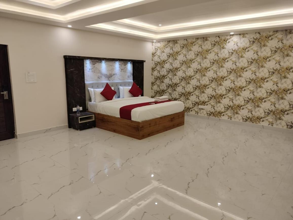 Mayuri Residency Hotel Attibele ภายนอก รูปภาพ
