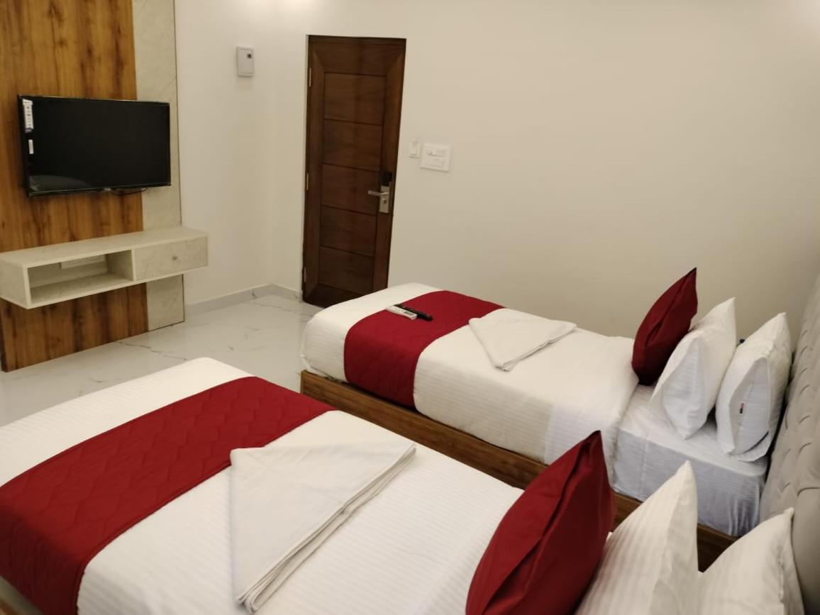 Mayuri Residency Hotel Attibele ภายนอก รูปภาพ
