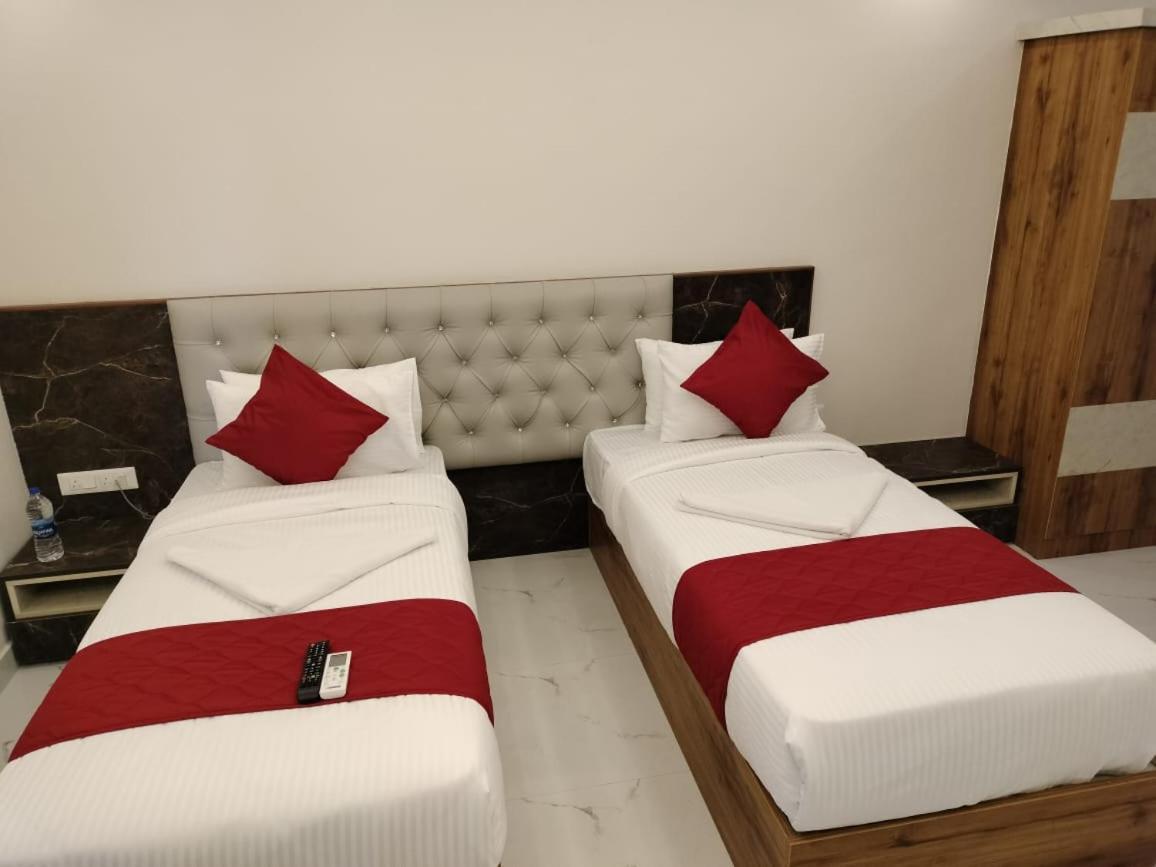 Mayuri Residency Hotel Attibele ภายนอก รูปภาพ